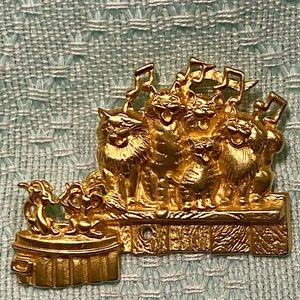 Vintage J J Jonette Singing cats brooch
